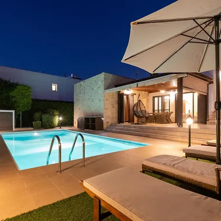 Villa Elysia - Seaview With Private Pool, Garden, Panoramic Roof Terrace And 3-min Walk To Sea Argaka