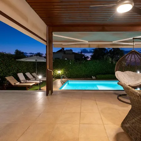 Elysia - Seaview With Private Pool, Garden, Panoramic Roof Terrace And 3-min Walk To Sea