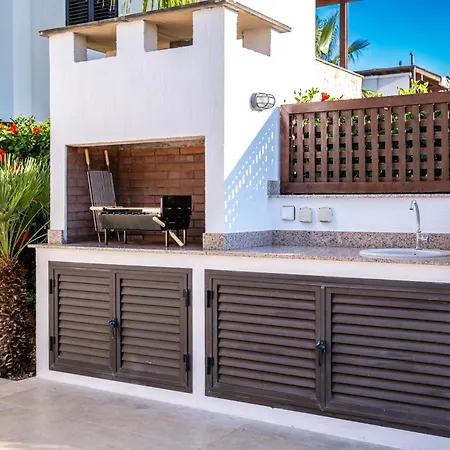 Elysia - Seaview With Private Pool, Garden, Panoramic Roof Terrace And 3-min Walk To Sea Villa *