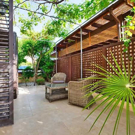 Elysia - Seaview With Private Pool, Garden, Panoramic Roof Terrace And 3-min Walk To Sea * Argaka