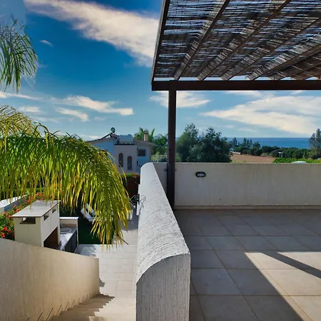 Villa Elysia - Seaview With Private Pool, Garden, Panoramic Roof Terrace And 3-min Walk To Sea Argaka