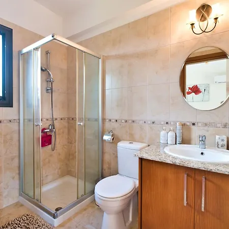 Villa Elysia - Seaview With Private Pool, Garden, Panoramic Roof Terrace And 3-min Walk To Sea Argaka